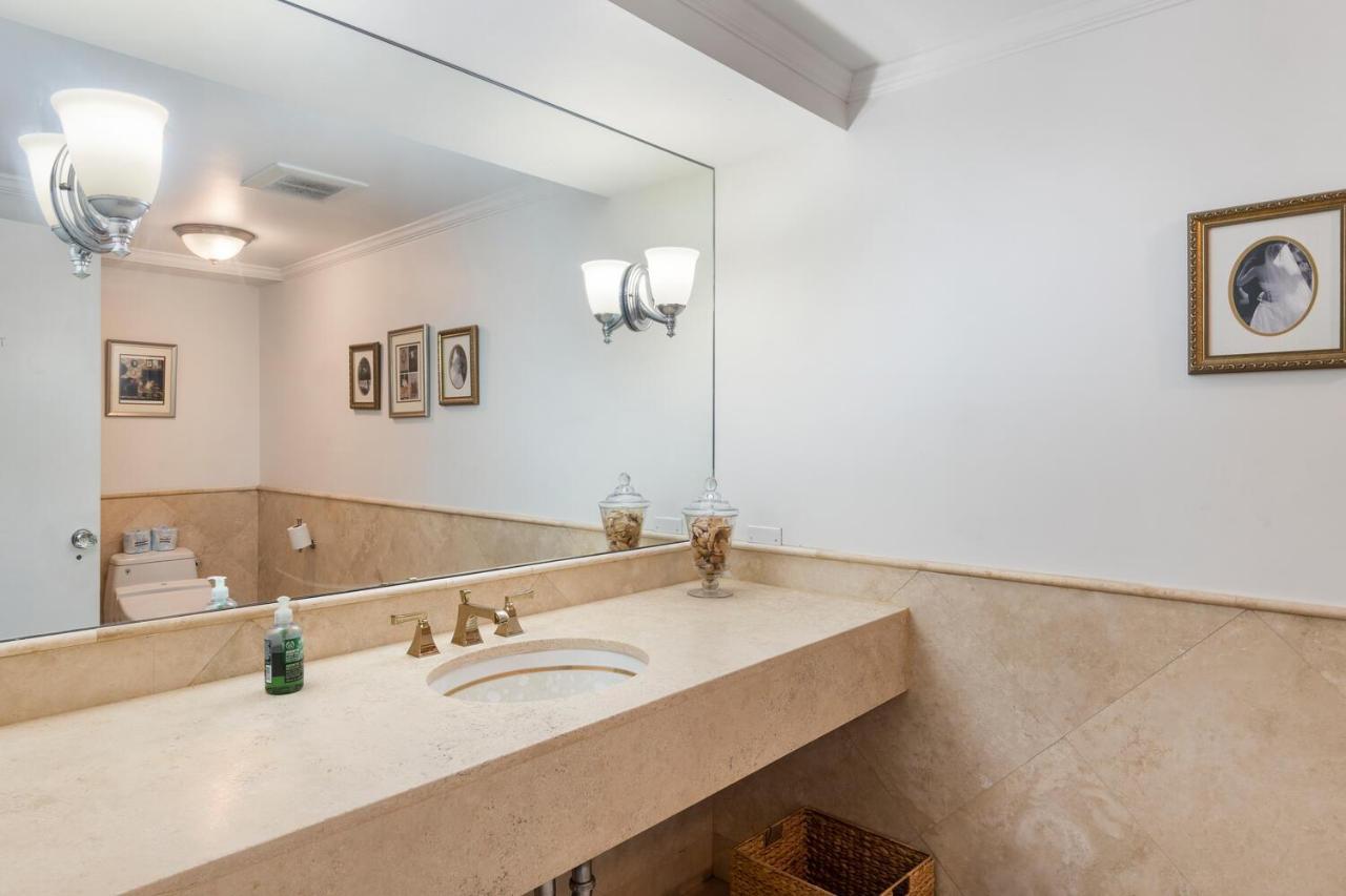 Oceanview Penthouse Suite ホノルル エクステリア 写真