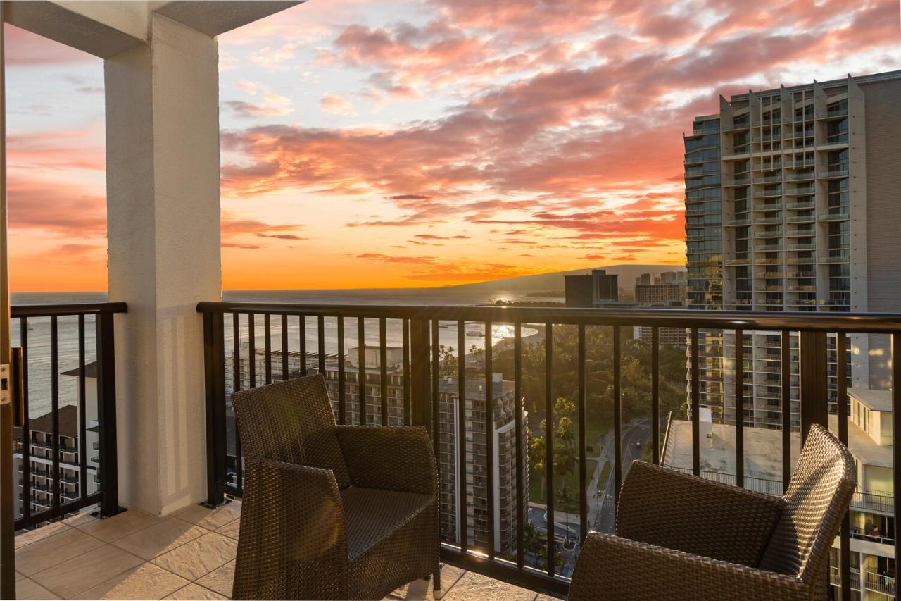 Oceanview Penthouse Suite ホノルル エクステリア 写真