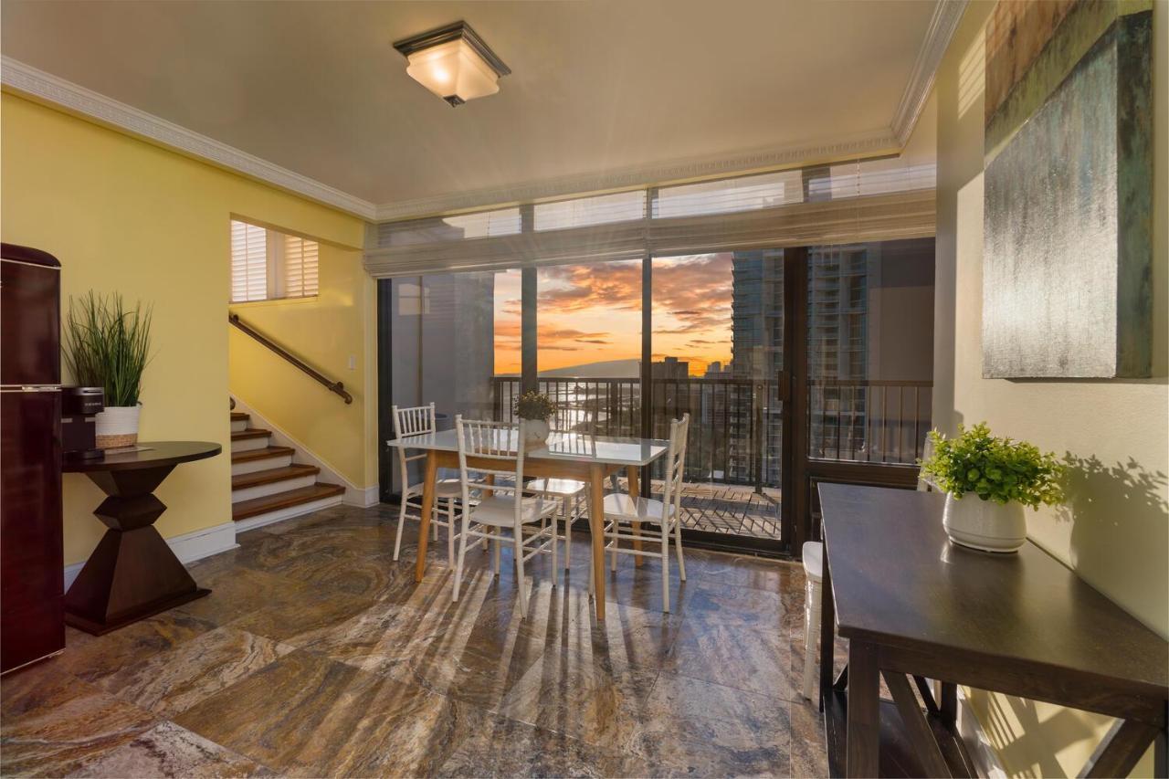 Oceanview Penthouse Suite ホノルル エクステリア 写真